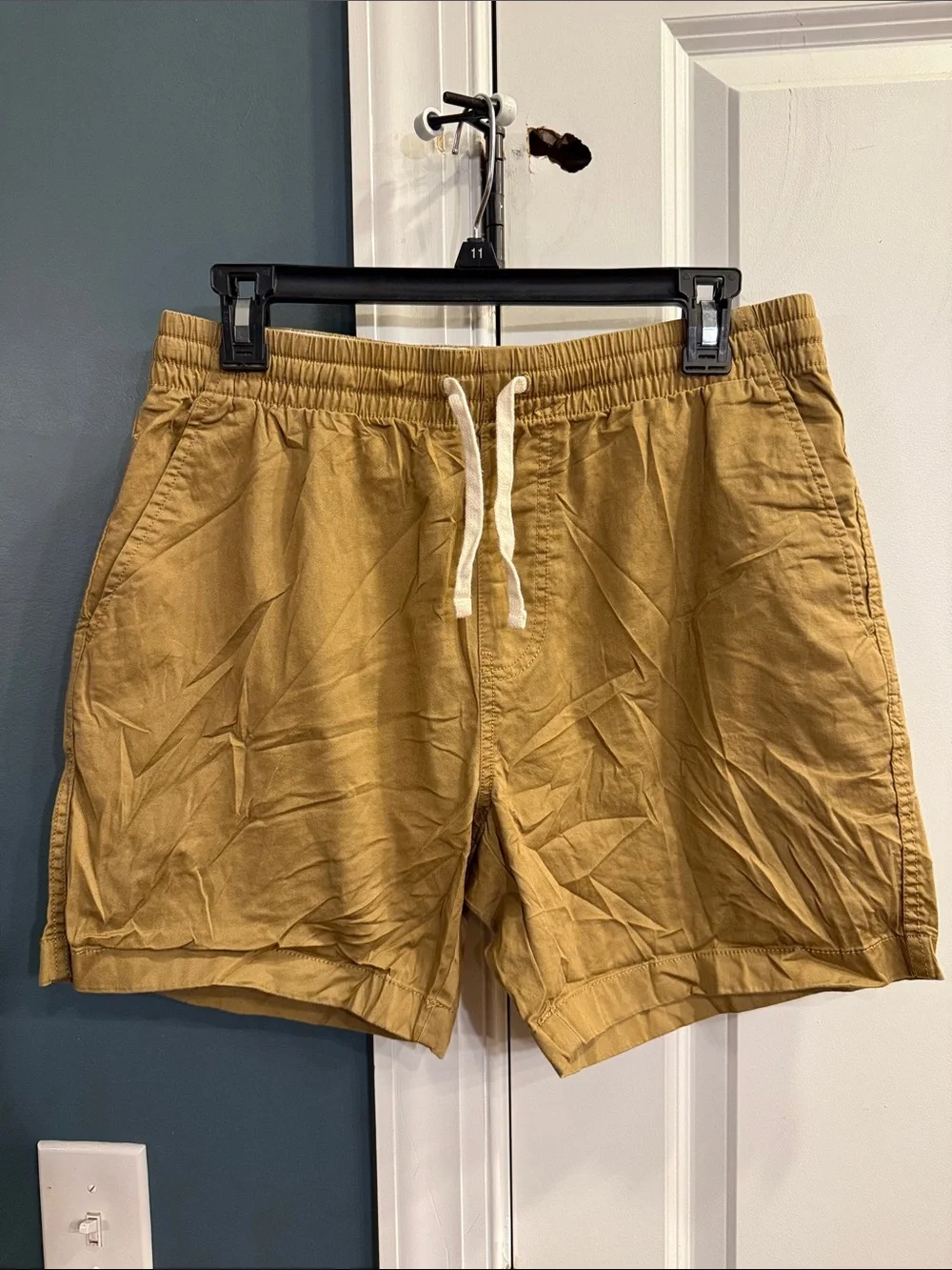 J. Crew 6” Khaki Pull On Shorts